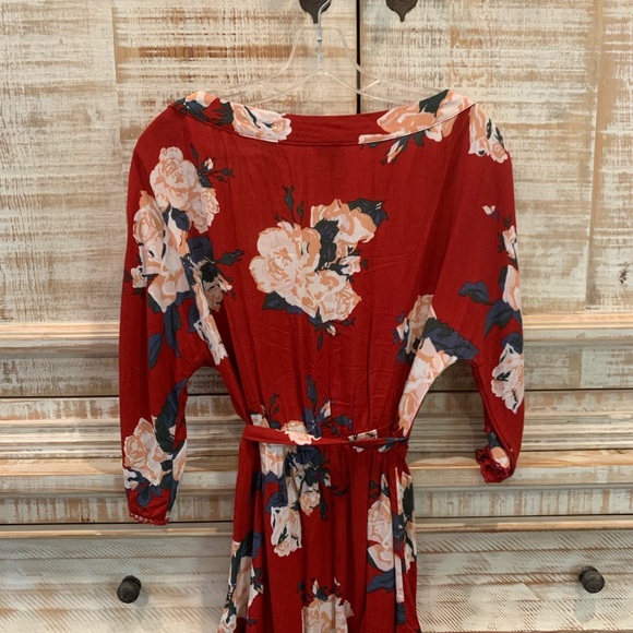 Tobi Floral Romper - Picture 2 of 3
